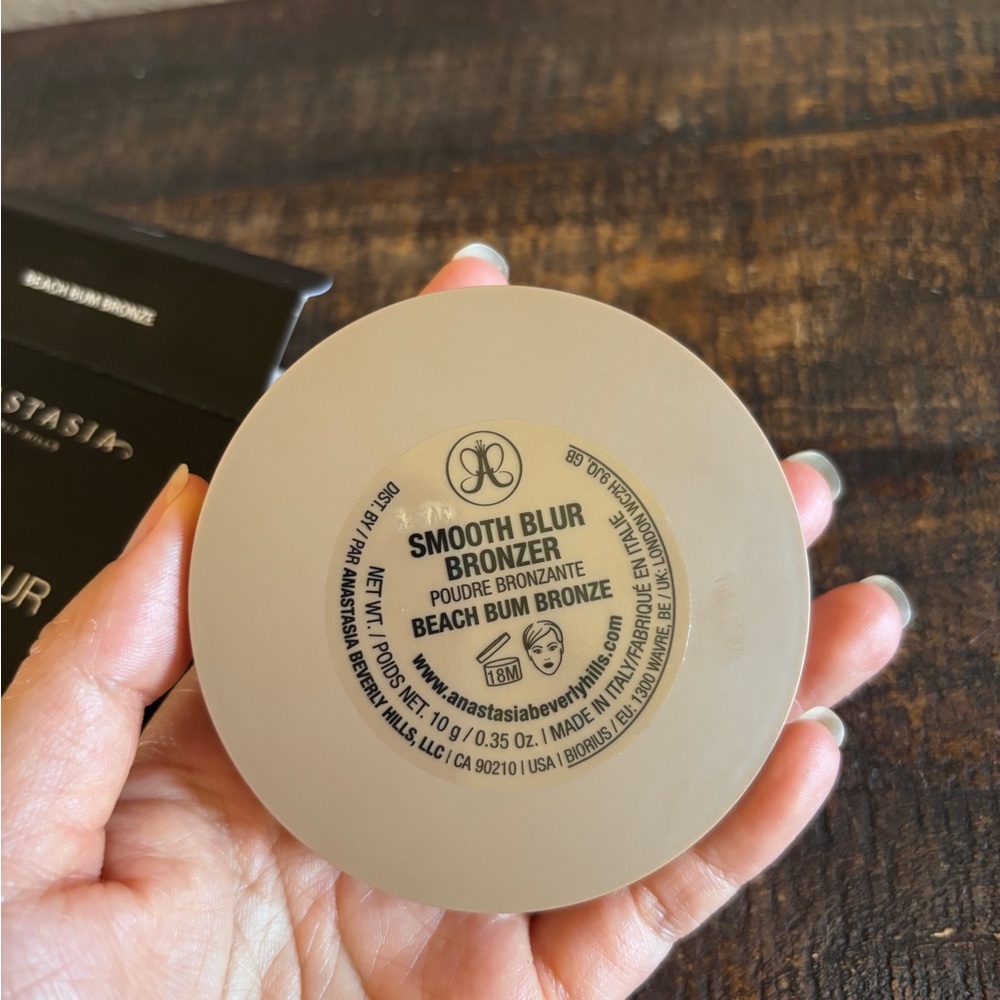 NIP-Smooth Blur Bronzer - Beach Bum Bronze - Picture 8 of 8